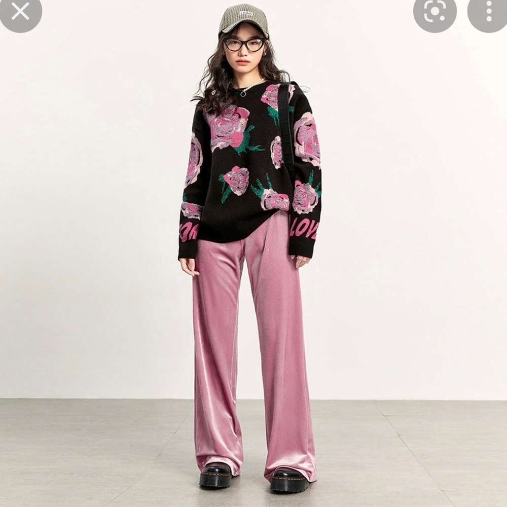 NWT Peacebird Women all-over floral printed sweater.💗💐